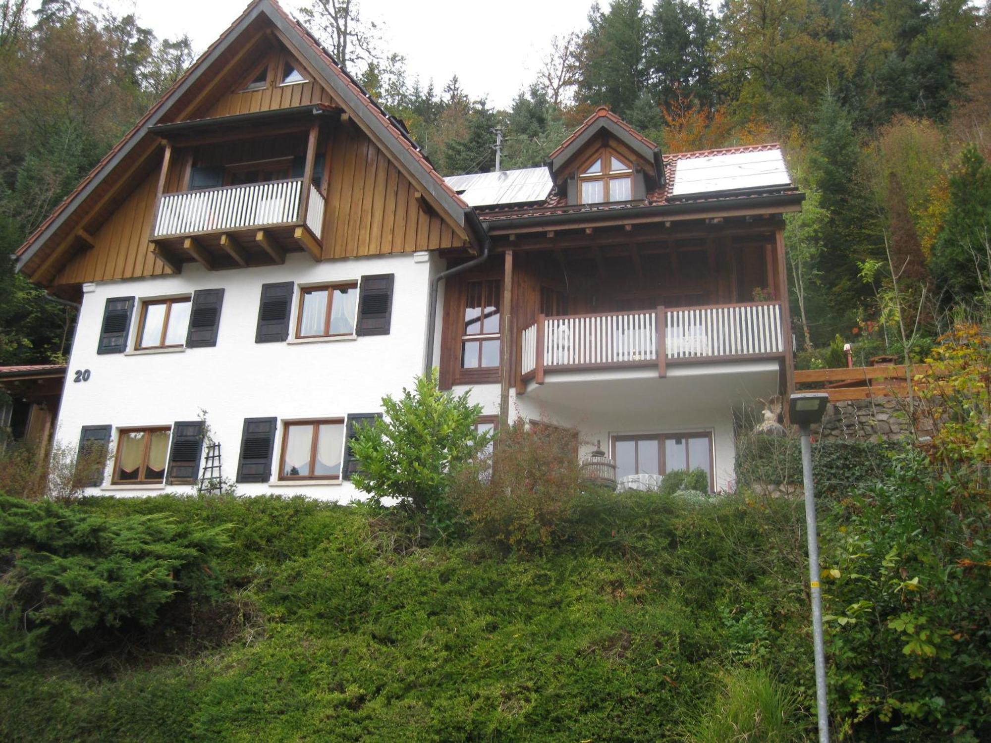 Urlaub Mit Blick Auf Schiltachs Fachwerkhaeuser Exterior foto