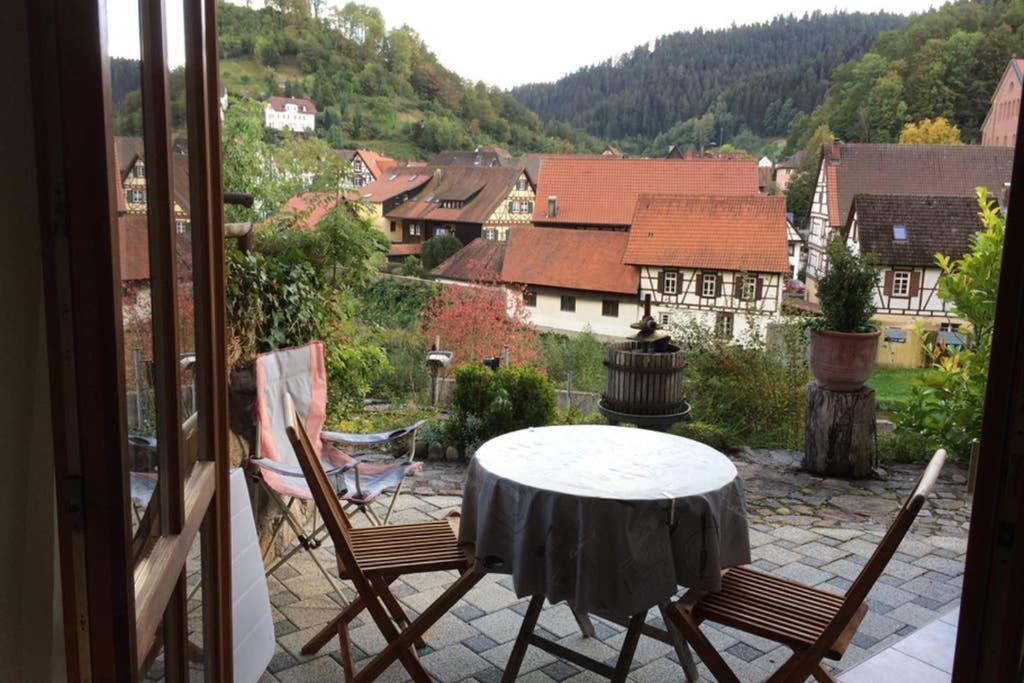 Urlaub Mit Blick Auf Schiltachs Fachwerkhaeuser Exterior foto
