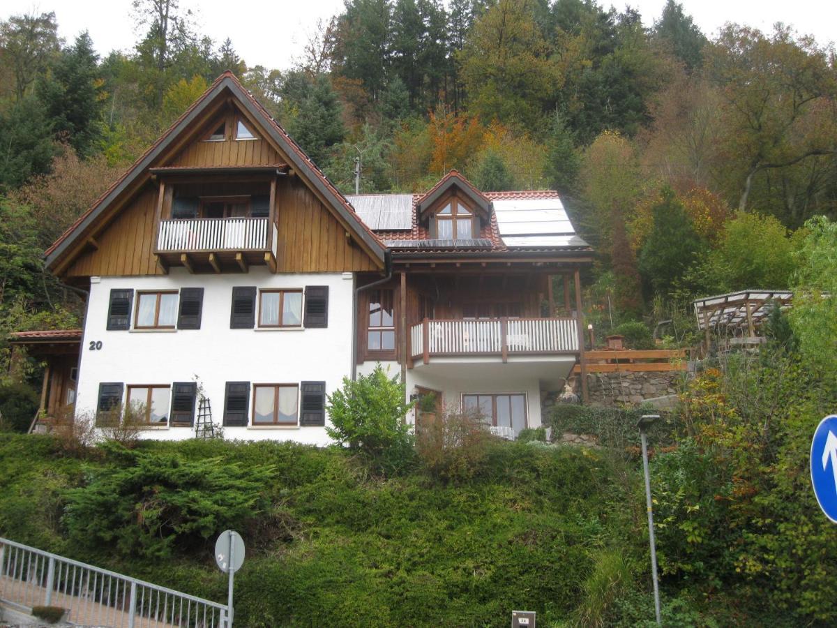 Urlaub Mit Blick Auf Schiltachs Fachwerkhaeuser Exterior foto